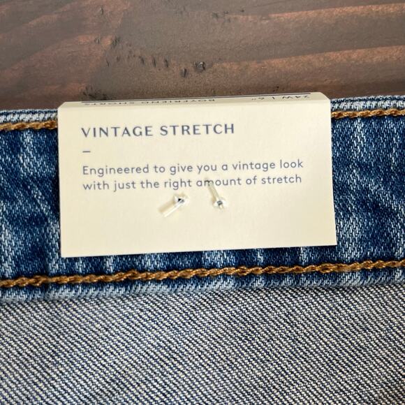 Universal Thread Medium Wash Distressed Cut Off Boyfriend Denim Shorts NWT 22W - Picture 12 of 13